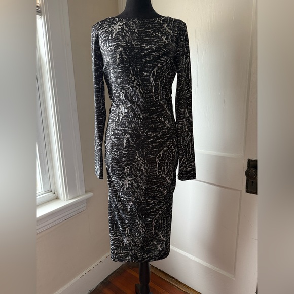 Philosophy Dresses & Skirts - Philosophy Black and White Long Sleeve Dress